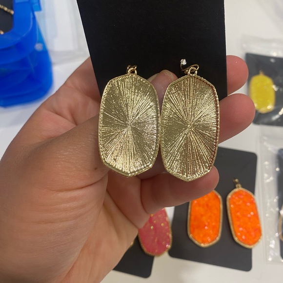 Kendra Scott inspired earrings - Picture 2 of 2